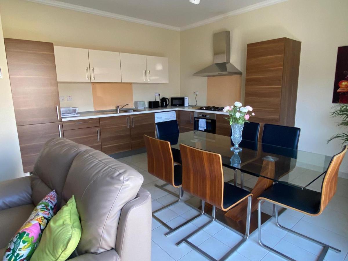 Newly Refurbished Mellieha Central Apartment Luaran gambar