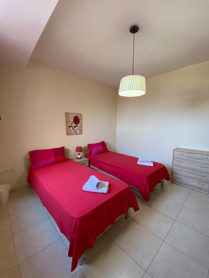 Newly Refurbished Mellieha Central Apartment Luaran gambar