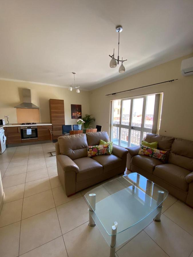 Newly Refurbished Mellieha Central Apartment Luaran gambar